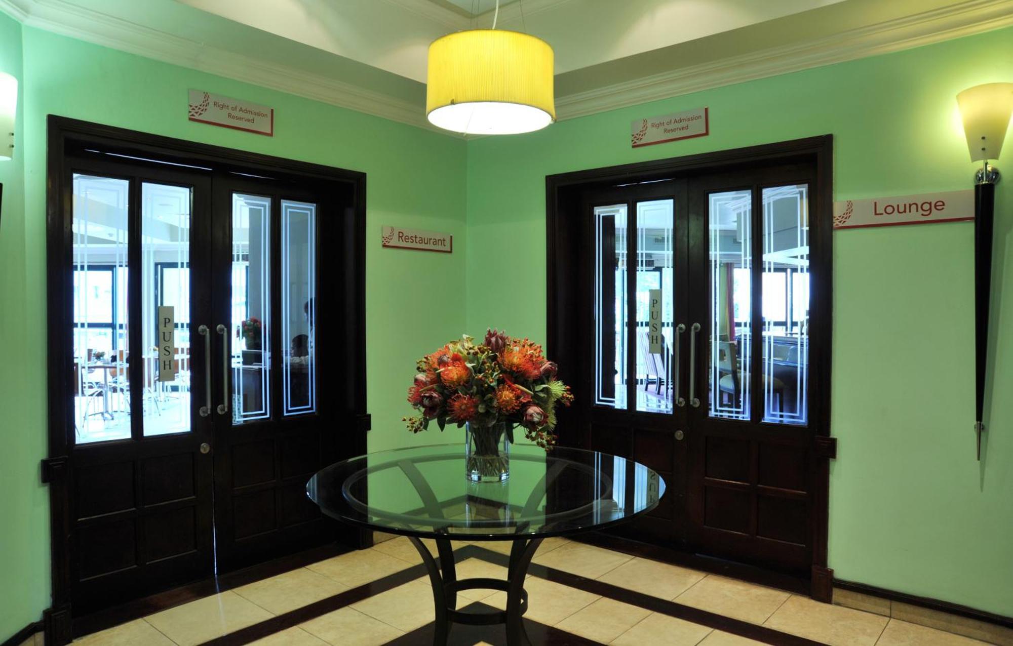Cresta President Hotel Gaborone Dış mekan fotoğraf