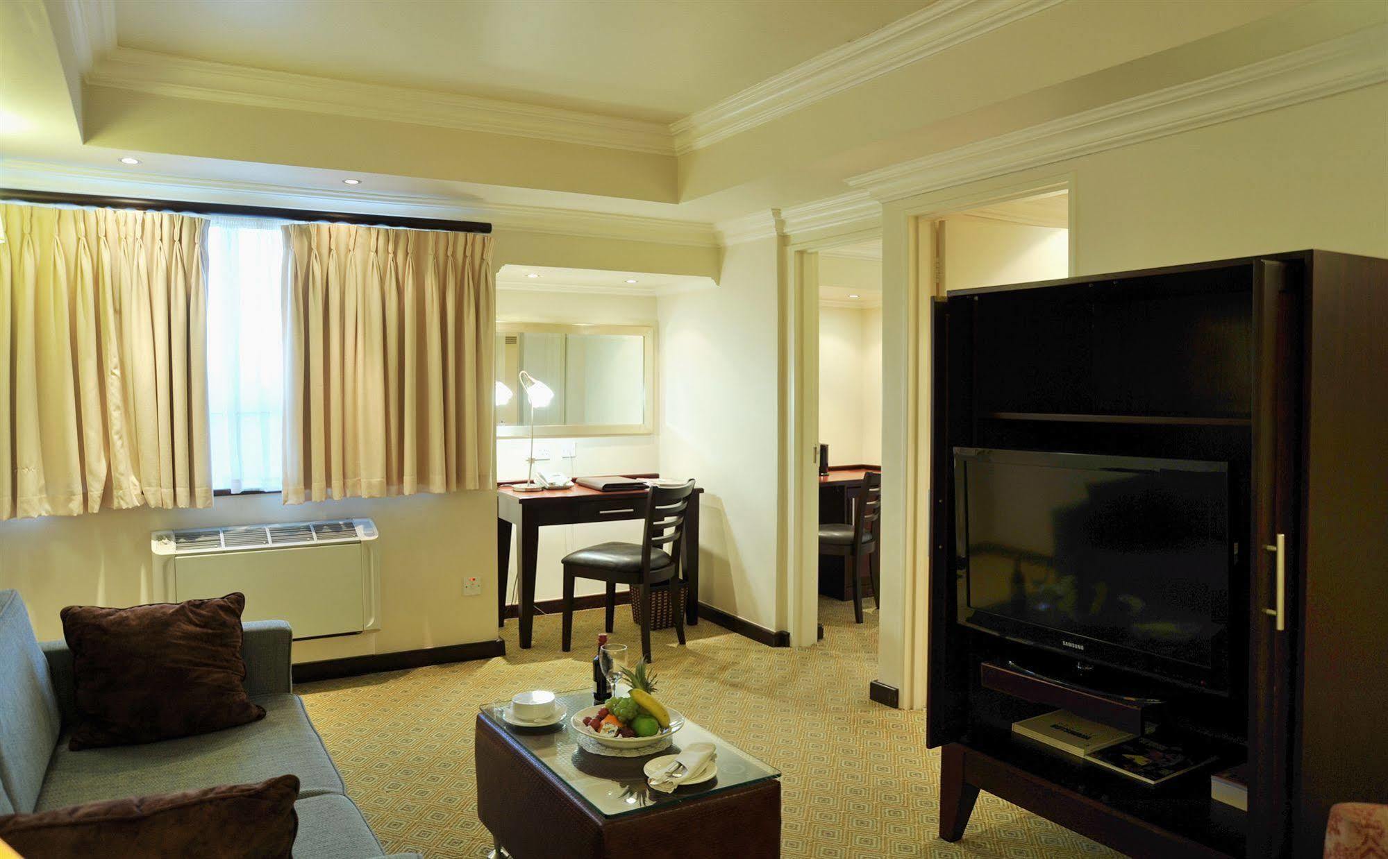 Cresta President Hotel Gaborone Dış mekan fotoğraf