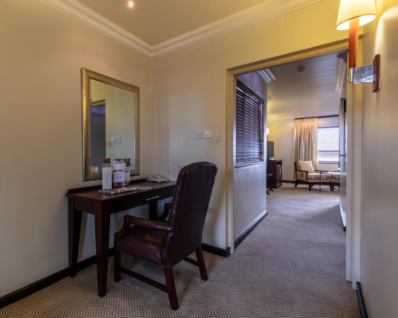 Cresta President Hotel Gaborone Dış mekan fotoğraf
